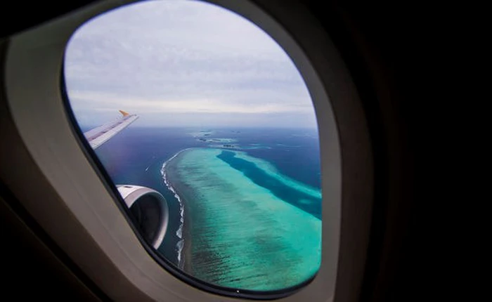 Tại sao cửa sổ máy bay có hình bầu dục?