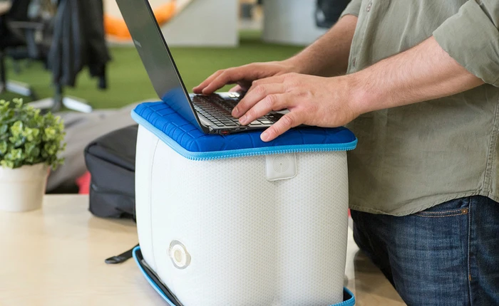 "Bàn làm việc đứng" độc đáo tích hợp cả ứng dụng smartphone giúp giảm nguy cơ mắc bệnh do ngồi nhiều