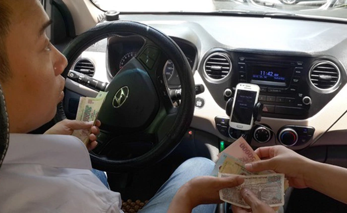 Lái xe Uber, Grab “ngã ngửa” vì bị truy thu thuế