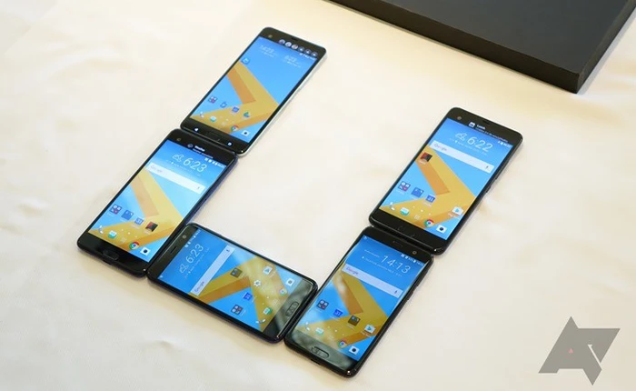 So sánh cấu hình của HTC U Ultra với các đối thủ cùng tầm: Mèo nào cắn mỉu nào?