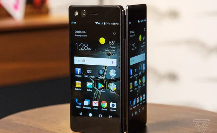 Video: Đập hộp Axon M, chiếc smartphone màn hình gập đầu tiên trên thế giới