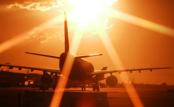 Hà Nội chưa là gì, thành phố này còn nóng đến mức máy bay không thể cất cánh