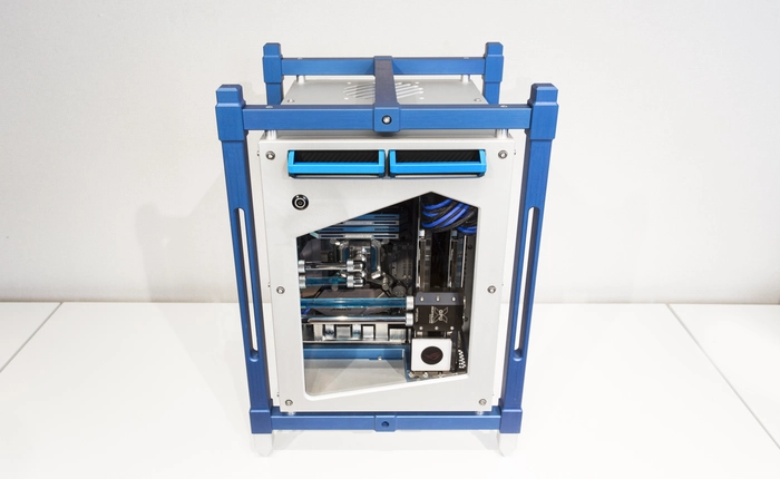 Chiêm ngưỡng The Blue, dự án độ HTPC mới nhất của Nhện Hổ Phách