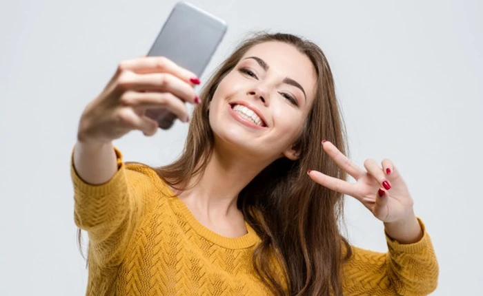 Chụp ảnh tự sướng như nào mới đẹp? Nghiên cứu dựa trên 2.000 bức ảnh của chuyên gia sẽ cho bạn câu trả lời