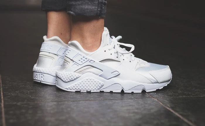 Cả Việt Nam đi Stan Smith hết rồi, đây là 3 đôi sneakers trắng để bạn đổi gió cho đỡ "đụng hàng"