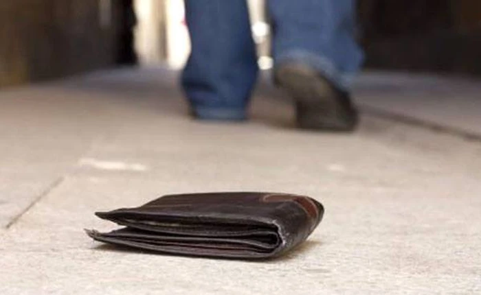 Chuyện vui đầu năm: Tài xế Uber trả lại 71 triệu đồng khách bỏ quên