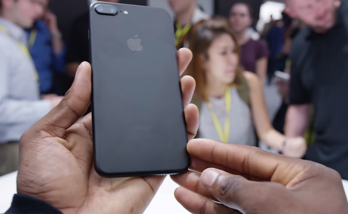 Apple bị kiện do không đảm bảo quyền lợi người dùng