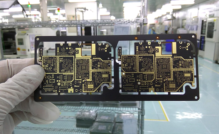 Bphone 2 lộ bảng mạch, gia công ở nhà máy Khu công nghiệp Bắc Ninh