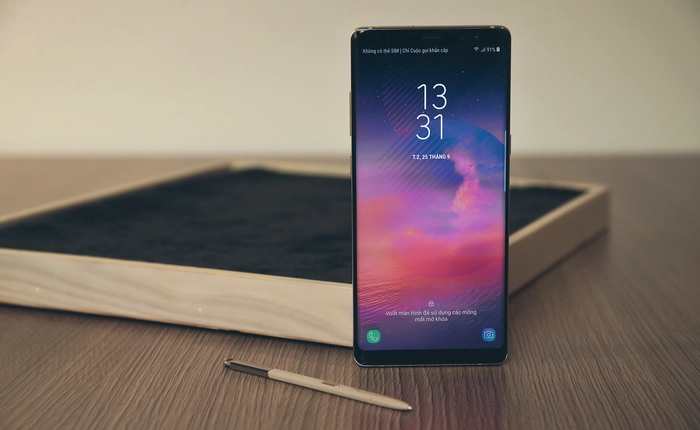 Người dùng báo cáo Galaxy Note 8 bị "hở sáng", Samsung lập tức phản hồi đó không phải lỗi