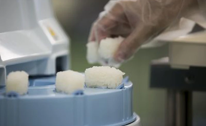 Trong cơn giận dữ, người đàn ông này đã tạo nên cuộc cách mạng ngành công nghiệp sushi hiện đại bằng robot