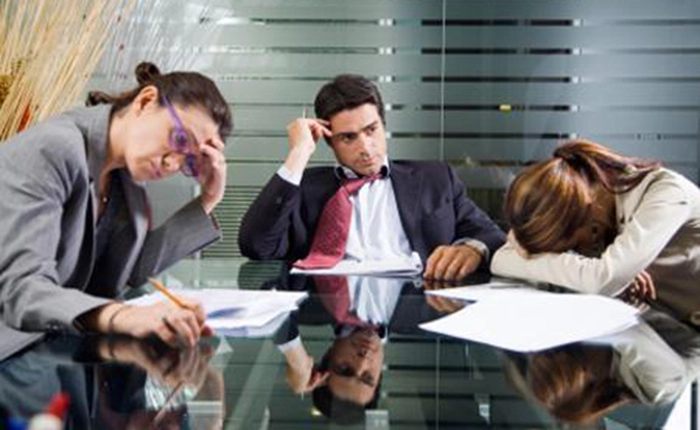 Lần sau nếu mất tập trung khi đang làm việc, bạn hãy đi ngủ để... tập trung hơn