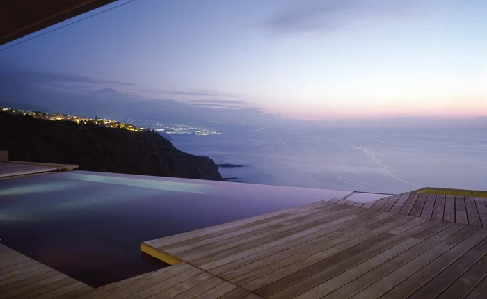 10 bể bơi trên mái sau đây chắc chắn sẽ giúp mùa hè của bạn trở nên mát mẻ hơn bao giờ hết