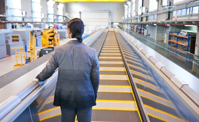 Một hãng sản xuất thang máy vừa cho ra đời dòng thang máy có thể vừa chạy dọc, lại vừa chạy ngang đầu tiên trên thế giới!