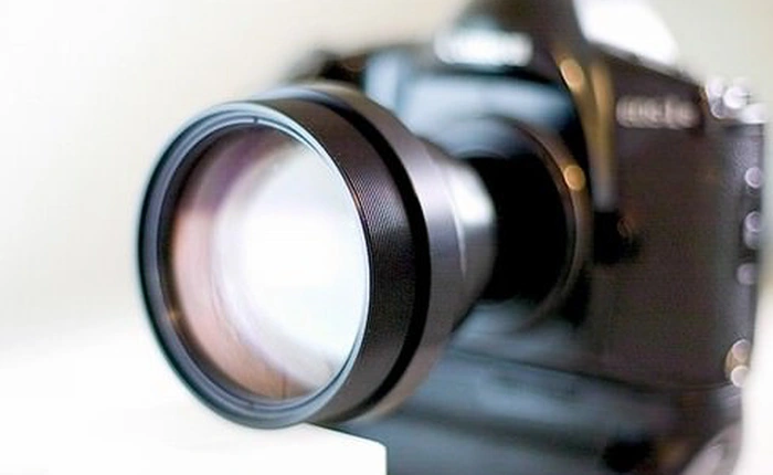 Nghĩ khẩu độ F/1.0 đã đủ lớn? Xem những hình ảnh này để biết F/0.5 mới "khủng" thế nào