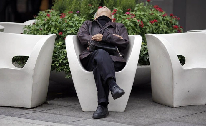 Hóa ra chúng ta không hề bận, tất cả chỉ đang giả vờ thế thôi