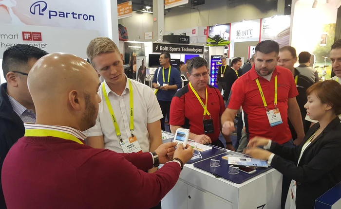 [CES 2017] Chiếc máy kì diệu này chỉ bé bằng bao diêm nhưng xem được cả huyết áp, đường máu và mỡ máu