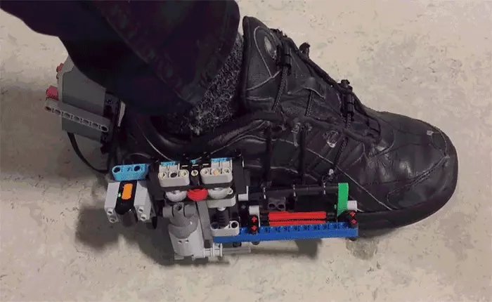 Chiêm ngưỡng thiết kế giày tự động thắt dây bằng hệ thống Lego, thay thế cho giày 720 USD của Nike