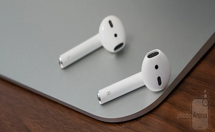 AirPod có pin nhỏ hơn pin của iPhone 80 lần. Tại sao nó không sạc nhanh gấp 80 lần?