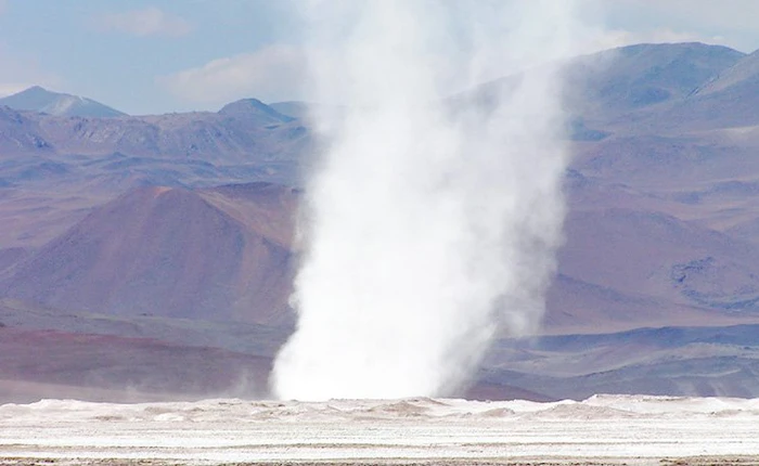 Phát hiện hiện tượng lốc xoáy pha lê trên đỉnh Andes chưa từng xuất hiện trong lịch sử