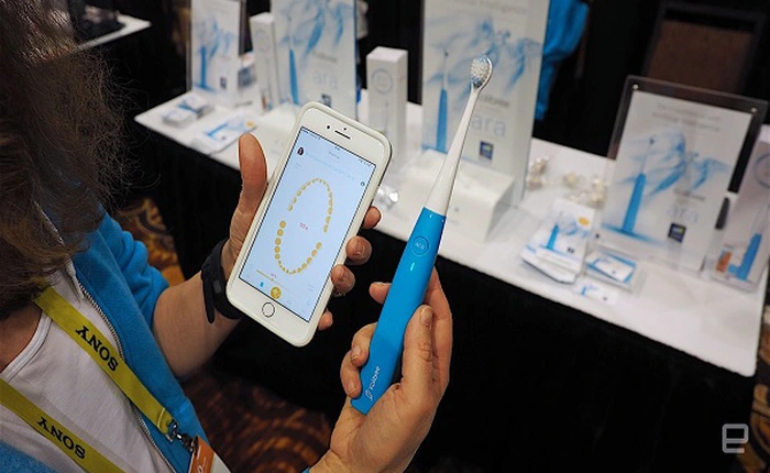 [CES 2017]: Kolibree Ara AI - bàn chải thông minh giúp quản lý việc đánh răng hàng ngày