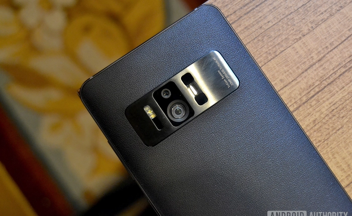 Vậy là chúng ta đã có smartphone 8GB RAM, người ta đã làm điều đó như thế nào và như vậy có thừa thãi không?