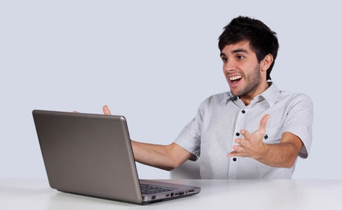 Tùy biến giao diện Windows xưa rồi, giờ người thay giao diện cả Facebook, Google cho nó mới lạ