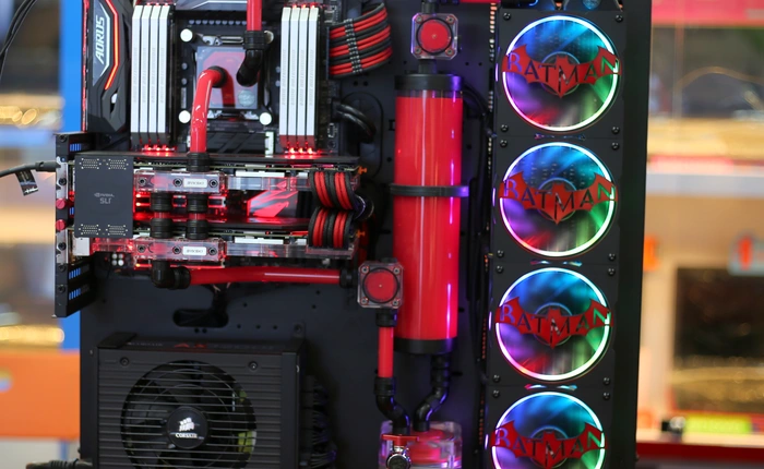 Chiêm ngưỡng bộ case máy tính 150 triệu theo phong cách "Người Dơi" của game thủ Việt