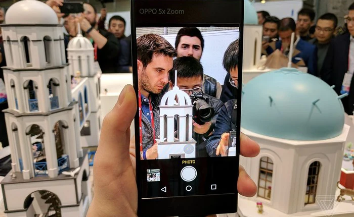 [MWC 2017] Không chỉ là lý thuyết, máy ảnh zoom 5x của Oppo hoạt động xuất sắc trên nguyên mẫu