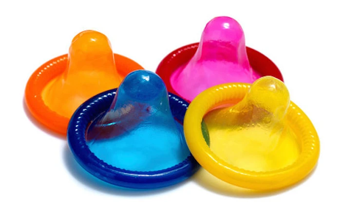 Có thể bạn chưa biết, bao cao su cũng rất hữu dụng trong nhiếp ảnh