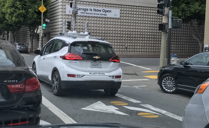 Xem video này, chúng ta sẽ thấy thời đại xe tự lái đã đến gần lắm rồi