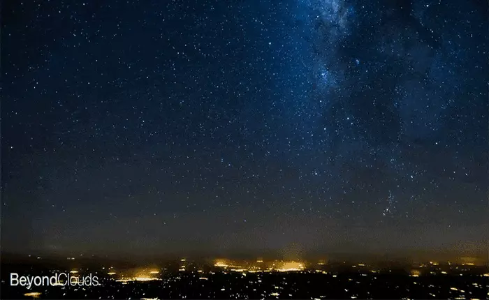 Trong chuyến bay đường dài, một phi công đã quay lại được video Dải Ngân Hà vô cùng ảo diệu như thế này đây