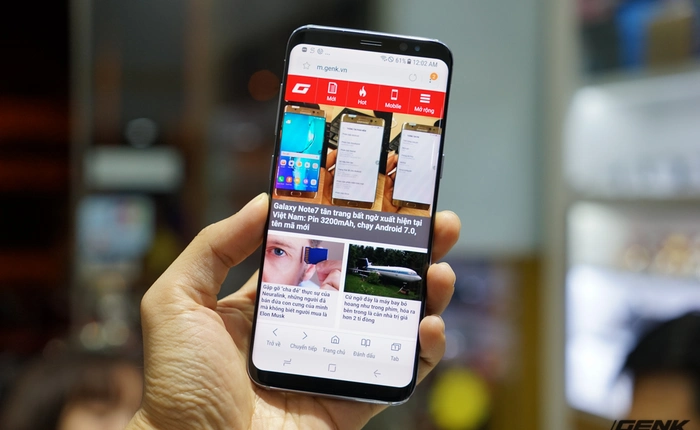 Cận cảnh Galaxy S8 đầu tiên tại Việt Nam: Đẹp xuất sắc, quét mống mắt nhanh hơn Note7