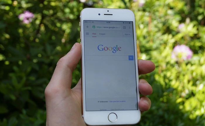 Trước xu hướng sụt giảm tìm kiếm trên di động, Google ra mắt Bảng tin Newsfeed giống Facebook