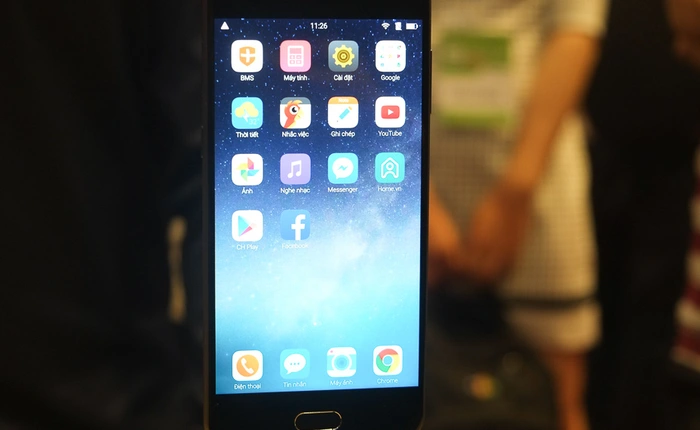 Cận cảnh Bphone 2017 giá 9.8 triệu đồng: Thiết kế thiếu điểm nhấn nhưng hoàn thiện tốt, không có jack cắm tai nghe