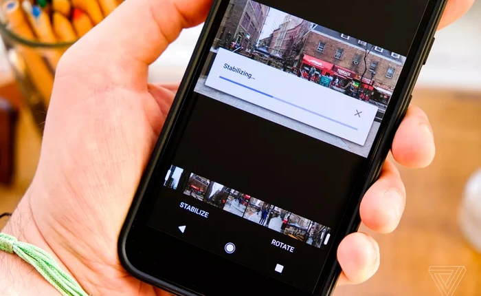 Google Photos nay có thể xóa rung cho video đã quay xong