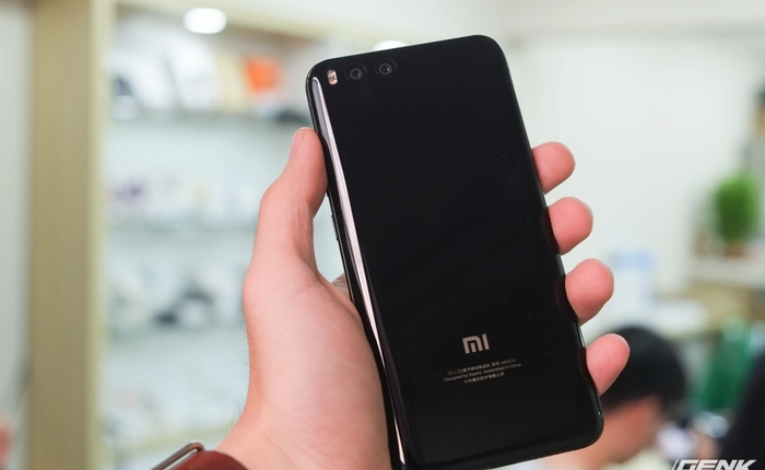Xiaomi Mi 6 đầu tiên đã về Việt Nam: Camera kép, loa kép, bỏ jack tai nghe như iPhone 7 Plus, RAM 6GB, giá 10.5 triệu
