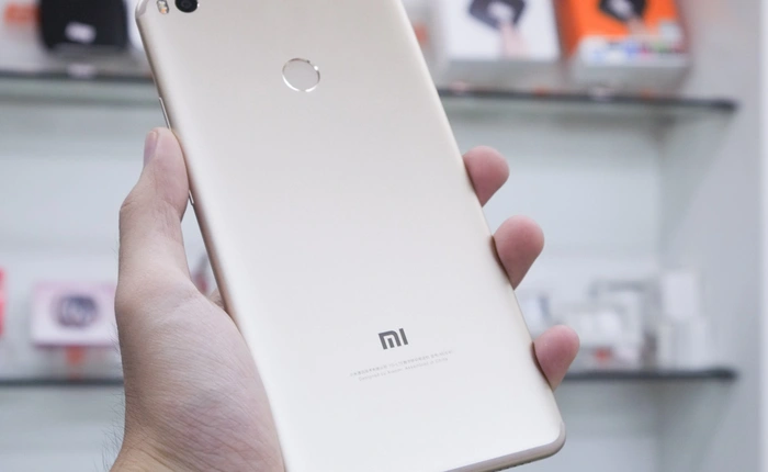Mở hộp Xiaomi Mi Max 2 đầu tiên tại VN: Nâng cấp nhiều yếu tố nhưng lại thụt lùi về hiệu năng