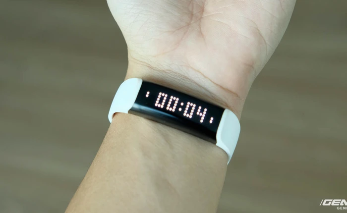 Đánh giá nhanh vòng theo dõi sức khỏe Croise UrbanS - Vừa đủ đập tan bức tường giá của Xiaomi Mi Band 2