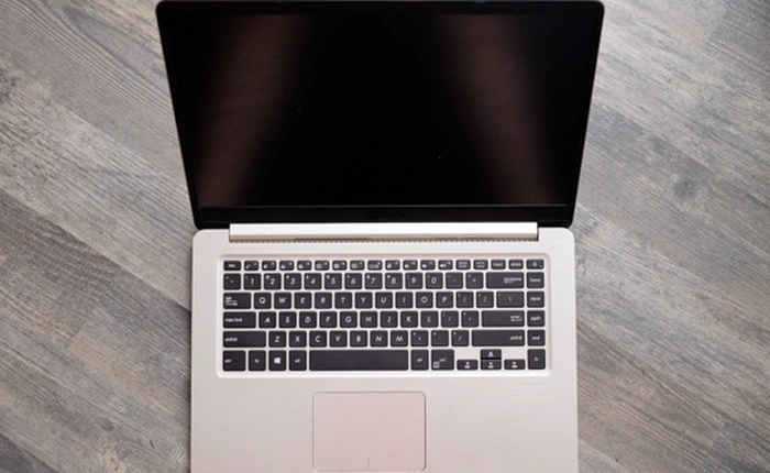 Trên tay Asus Vivobook S510U: màn hình 15,4-inch nhưng rất mỏng và nhẹ