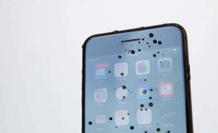 Apple đệ trình sáng chế dùng âm thanh đẩy nước ra khỏi iPhone, có thể trang bị cho iPhone 8