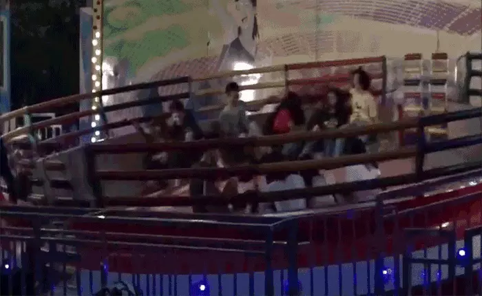 Chơi trò đĩa xoay này, có lẽ đến cả phi công của Không lực Mỹ cũng không trụ nổi