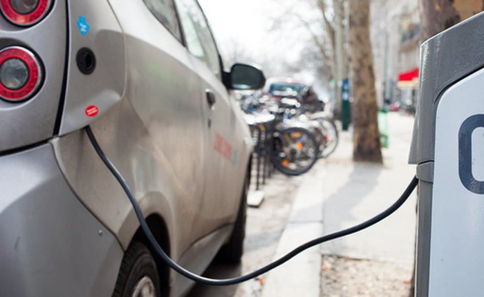 Giá dầu sẽ chỉ còn... 10 USD/thùng vì xe điện và Trung Quốc?