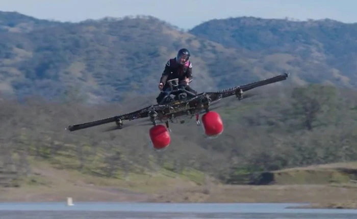 Cùng xem thử nghiệm "xe bay" do đồng sáng lập Google hậu thuẫn, dễ dàng sử dụng với bộ điều khiển chẳng khác gì tay cầm Xbox