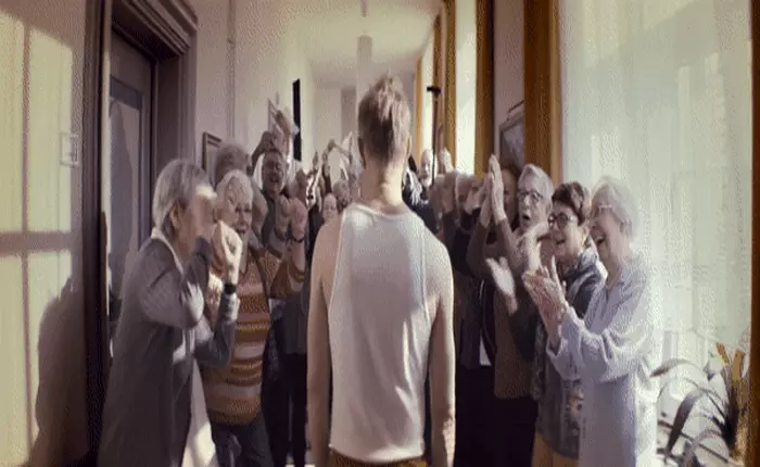 Adidas đã phớt lờ video quảng cáo vô cùng ý nghĩa được làm miễn phí cho họ, chẳng bao lâu sau "ông lớn" này đã phải hối tiếc!