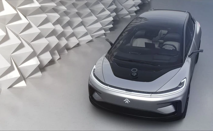 [Video] Sếp Faraday Future ngượng chín mặt khi xe tự lái chạy điện đầu tiên của hãng tự đỗ thất bại trên sân khấu