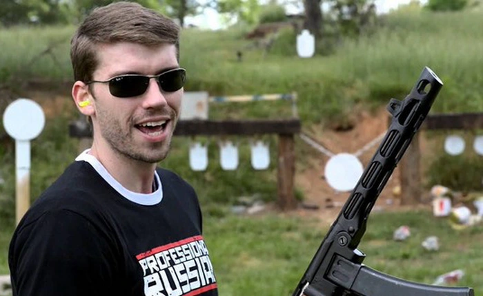 Mỹ: Bắt giam YouTuber chuyên làm video thử vũ khí thu hút 800 triệu lượt xem