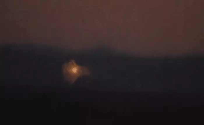 Những quả cầu ánh sáng bí ẩn tại Texas vẫn chưa được giải thích cặn kẽ, nhưng ta cũng biết được nguồn gốc đáng buồn cười của chúng