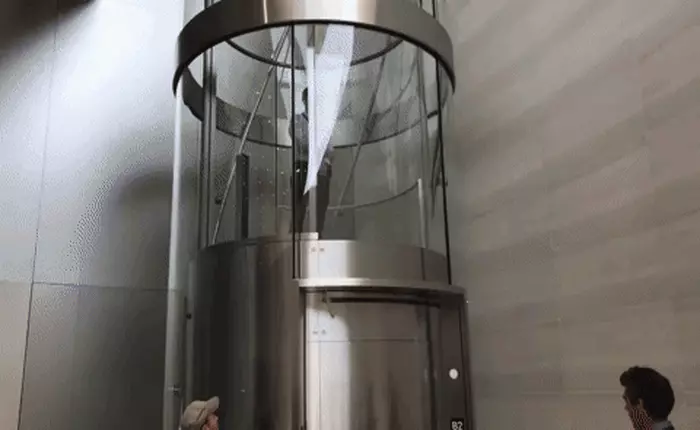 Đến cả thang máy trong Steve Jobs Theater cũng không như bình thường mà phải độc đáo thế này đây