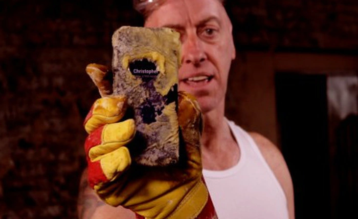 Rán trong chảo dầu sôi 200 độ C gần 60 giây, Galaxy S8 liệu có sống sót?