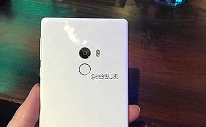 Xiaomi có thể trình làng phiên bản màu trắng của smartphone không viền màn hình Mi MIX tại CES